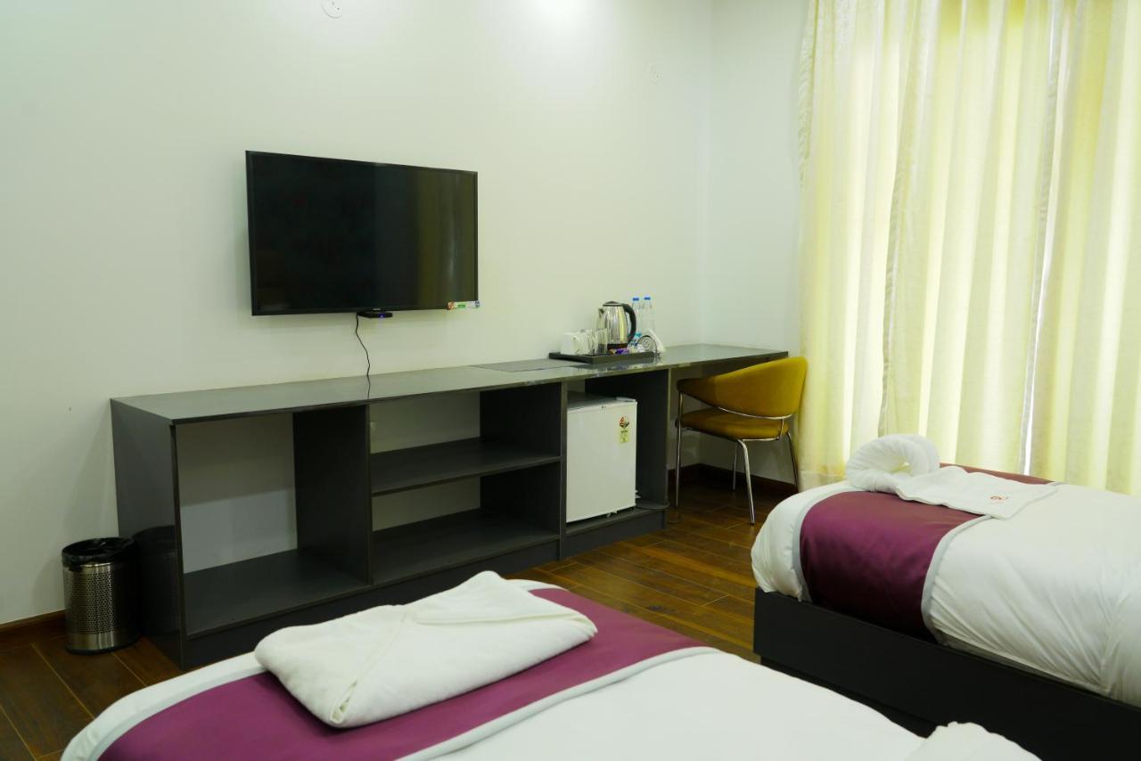 Lime Tree Hotel Pulkit Gurgaon-Artemis Hospital, Nearest Metro Huda City Centre Exteriör bild